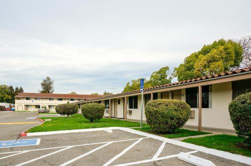 Ez 8 Motel San Jose II Exterior photo